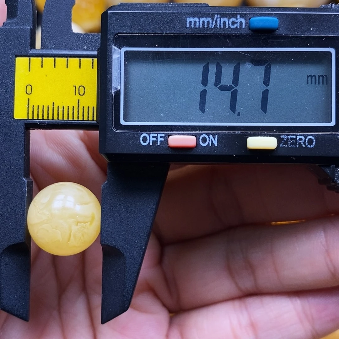 蜜蜡未镶嵌珠宝奇石