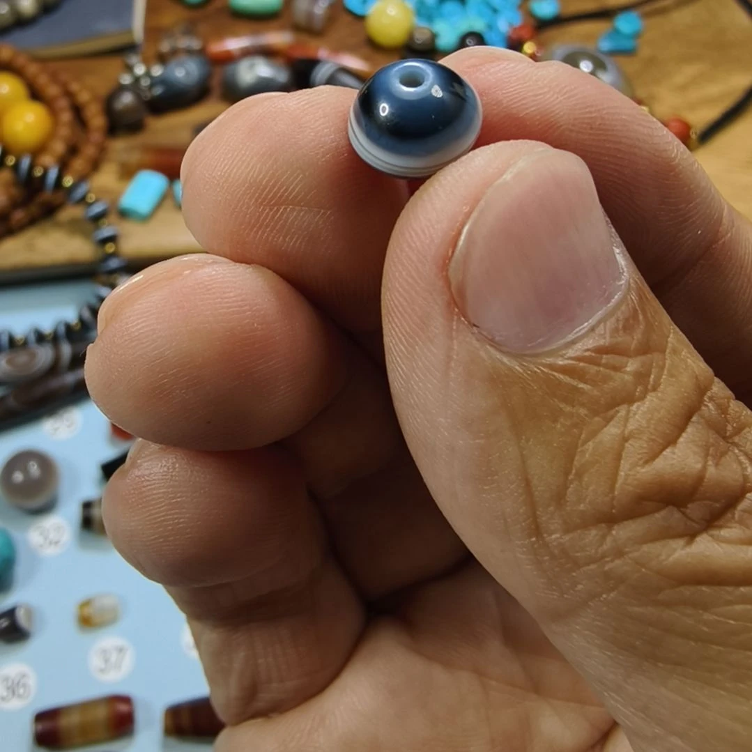 玛瑙/玉髓未镶嵌天然原矿玛瑙