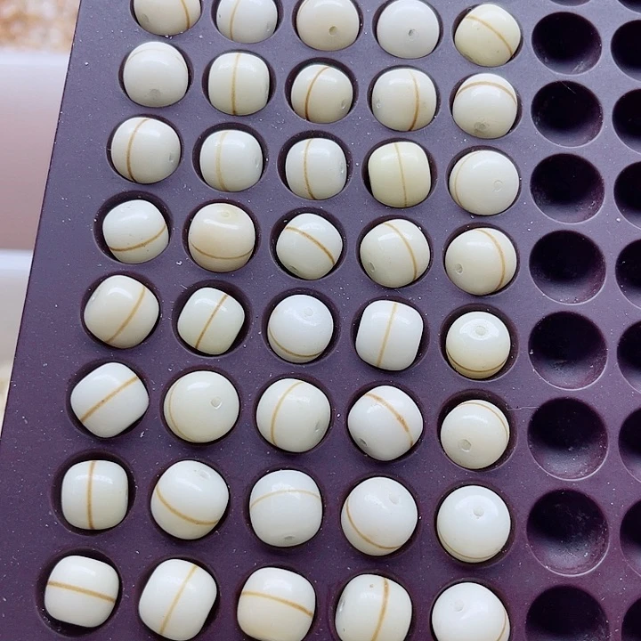 白玉菩提吊坠瑕疵11.6一线天20卡灯牌宠30