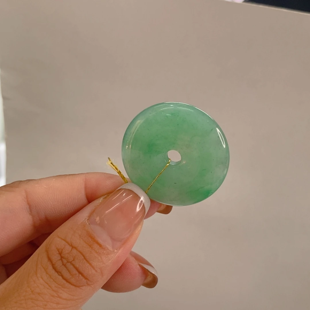 颈饰未镶嵌石英质玉