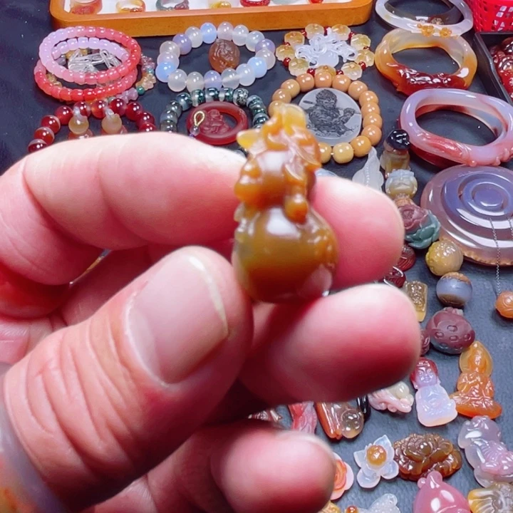 玛瑙/玉髓未镶嵌颈饰