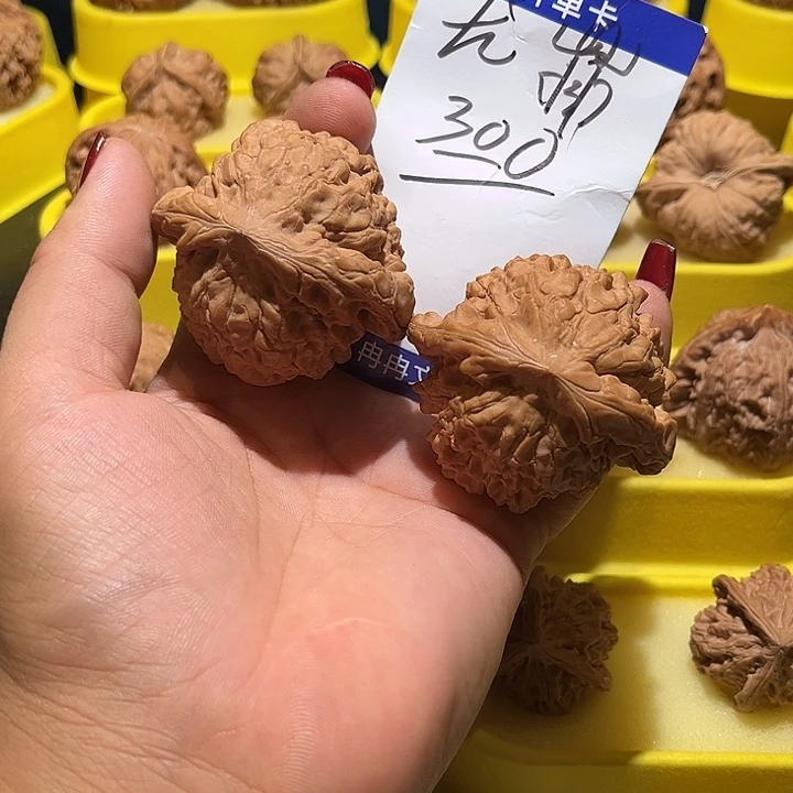 把件桃核龙鼎全品