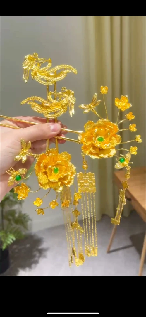 气质步摇休闲黄色金色精美古风