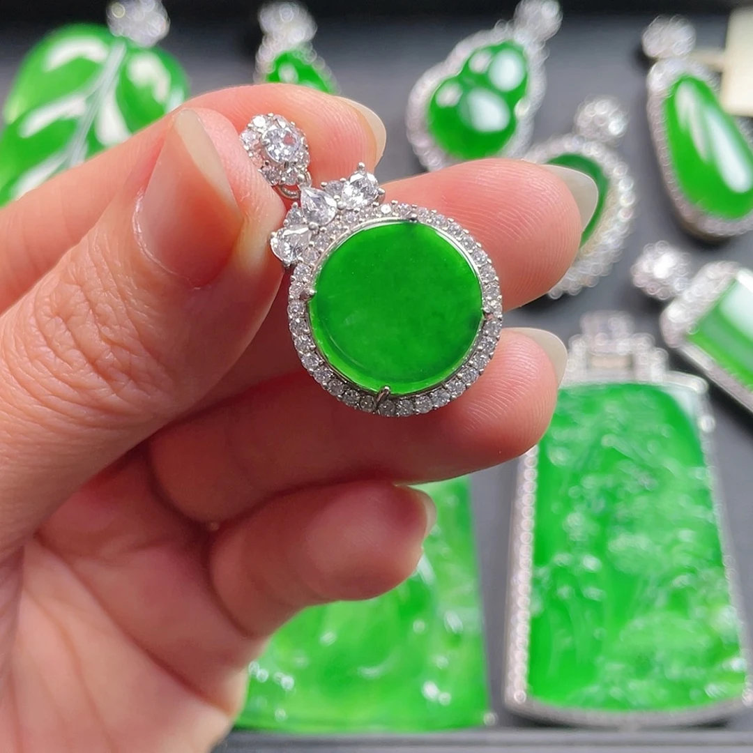 吊坠(不含链)未镶嵌翡翠