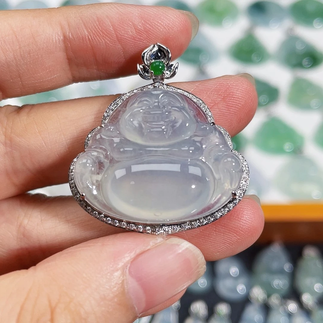 翡翠18K金镶嵌颈饰吊坠