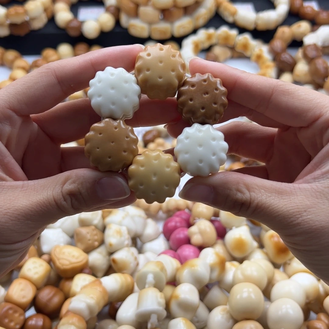 吊坠白玉菩提饼干多宝色