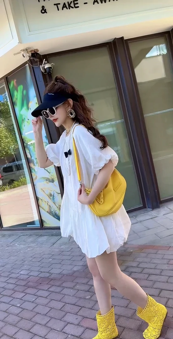夏季新款韩版圆领泡泡袖连衣裙气质宽松洋气白色短款蓬蓬裙女