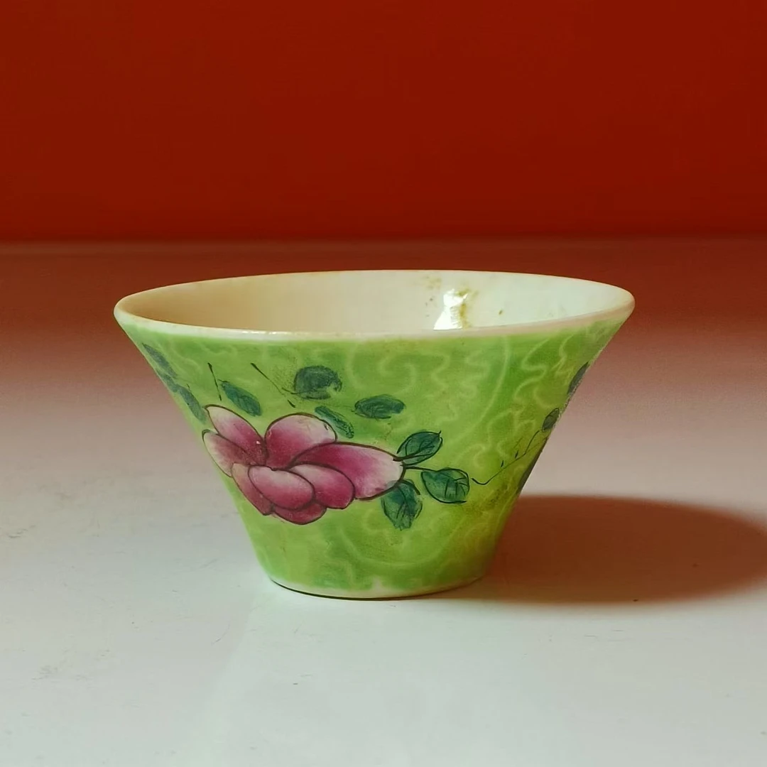 1222清同治 绿地粉彩花卉纹马蹄杯