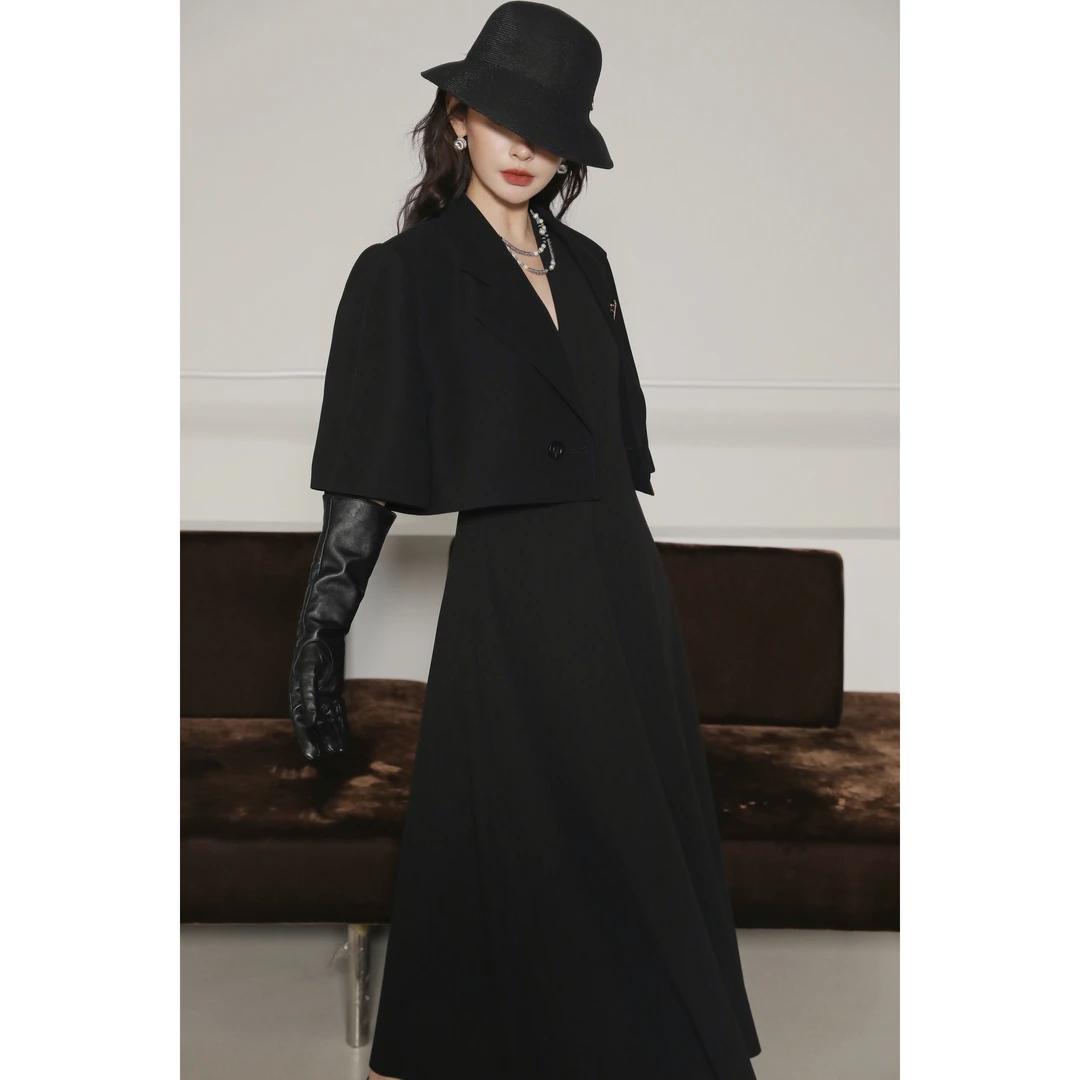 【卢浮公馆】私服款all black高级轮廓 羊毛醋酸 极简短斗蓬西装