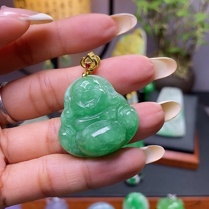 翡翠未镶嵌吊坠(赠链)
