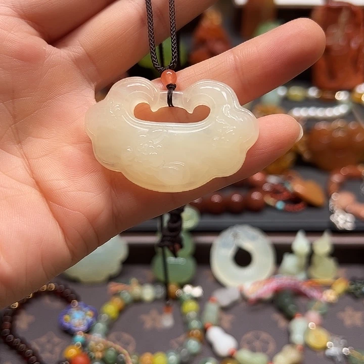 岫玉未镶嵌吊坠，挂件，