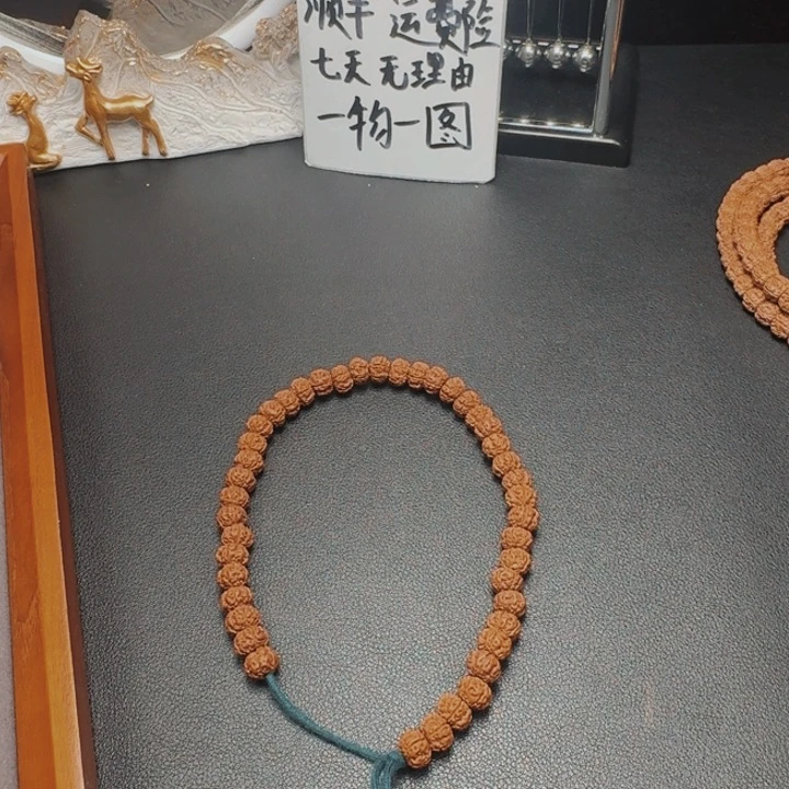 坤***啊吊坠金刚菩提老树王