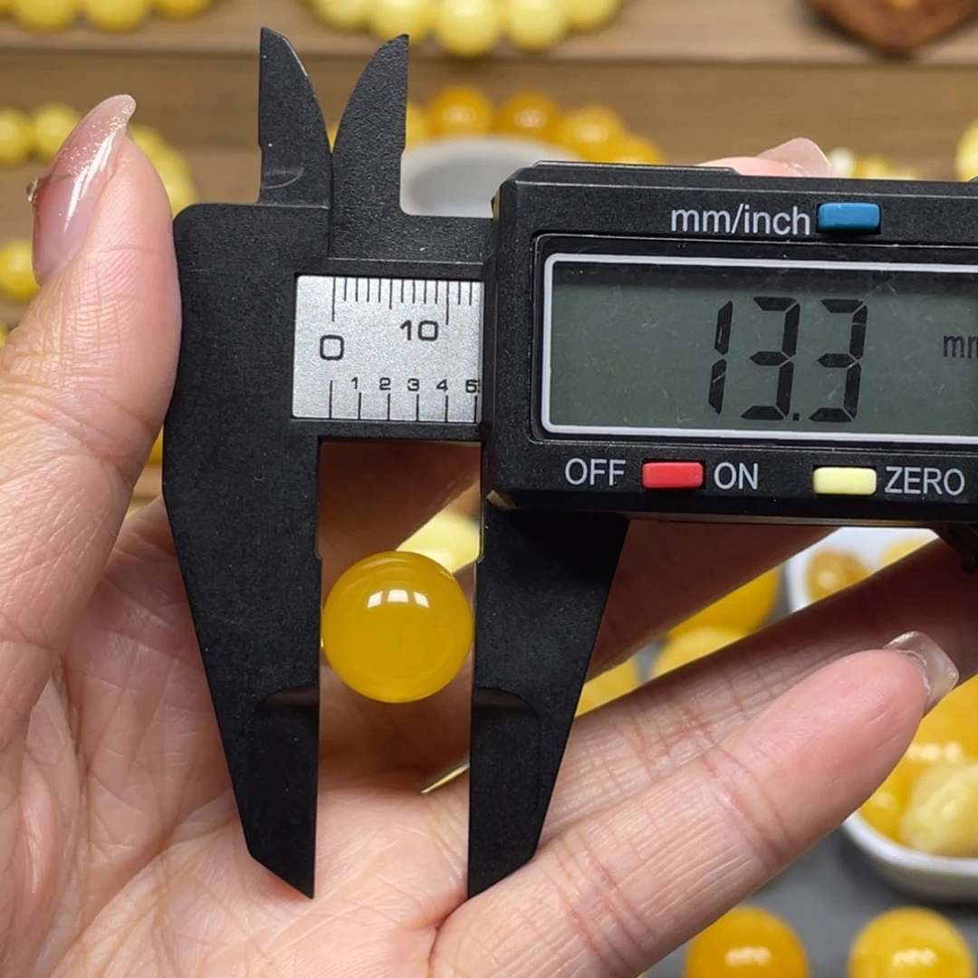 蜜蜡裸石未镶嵌长**某