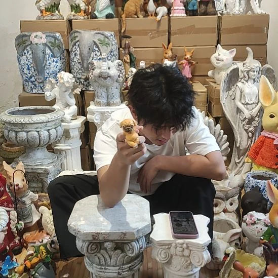 合成树脂盆挂小狗2个