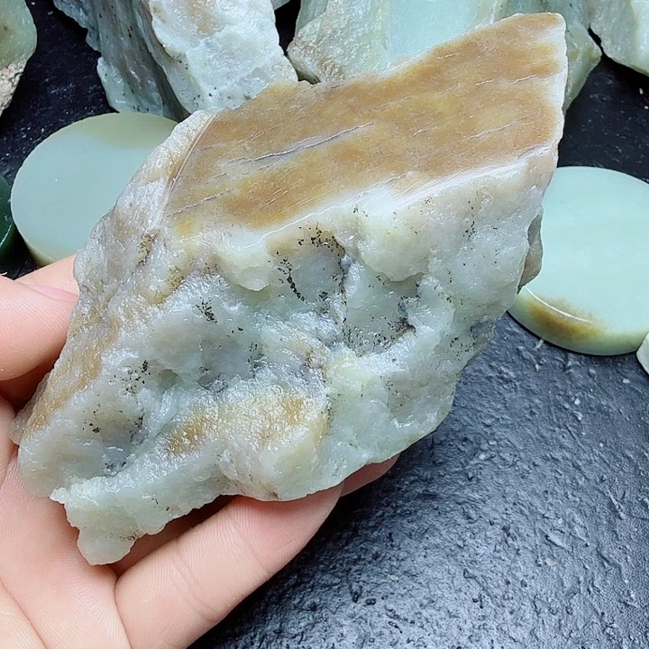 未镶嵌和田玉（糖玉）珠宝奇石