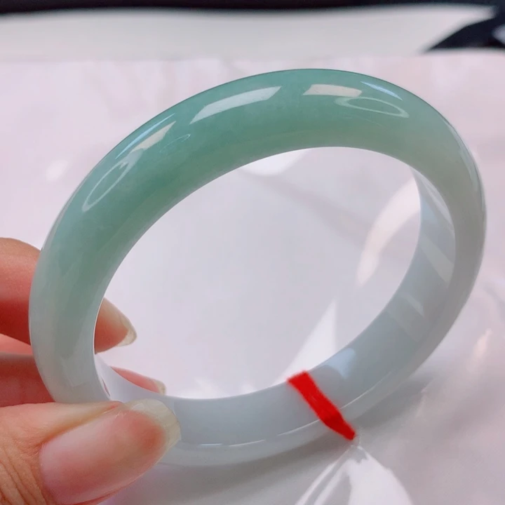 小***儿翡翠手镯未镶嵌54+圈