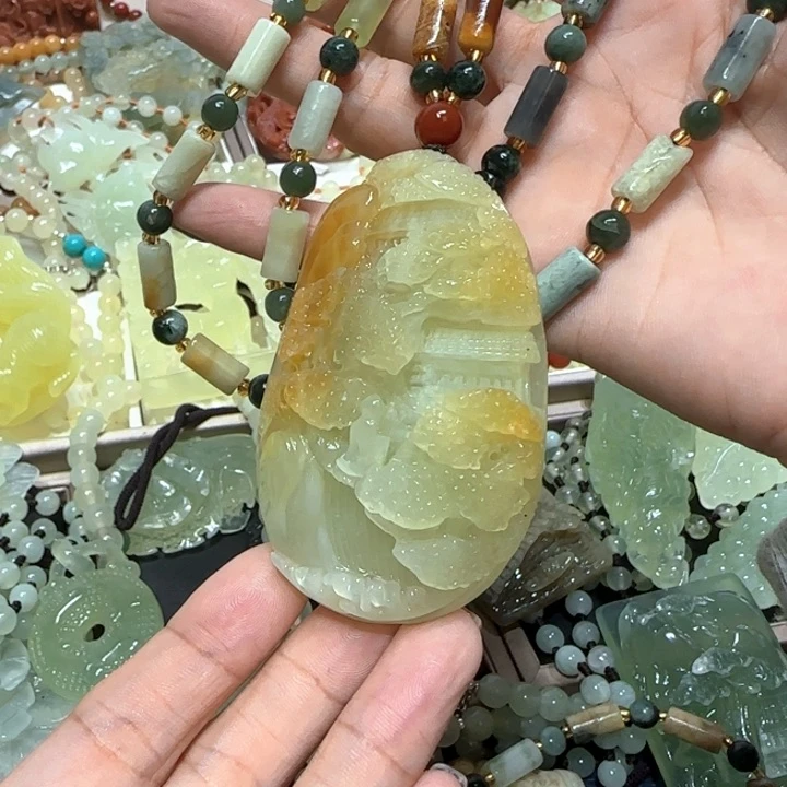 未镶嵌蛇纹石玉吊坠