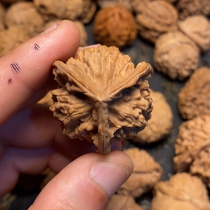 文玩核桃吊坠好*！文玩核桃异形单只