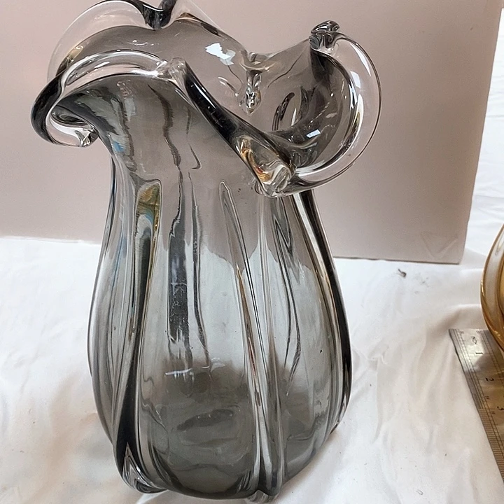 高度23厘米冷灰色琉璃花瓶