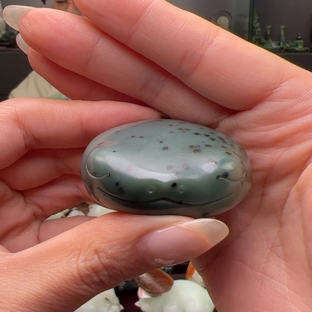 和田玉未镶嵌把件