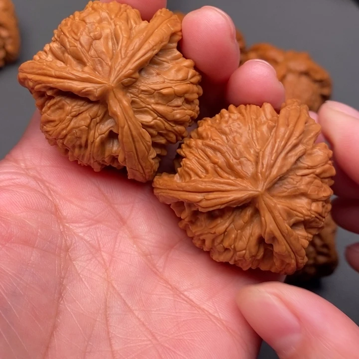 厚***：木质类核桃核桃核桃