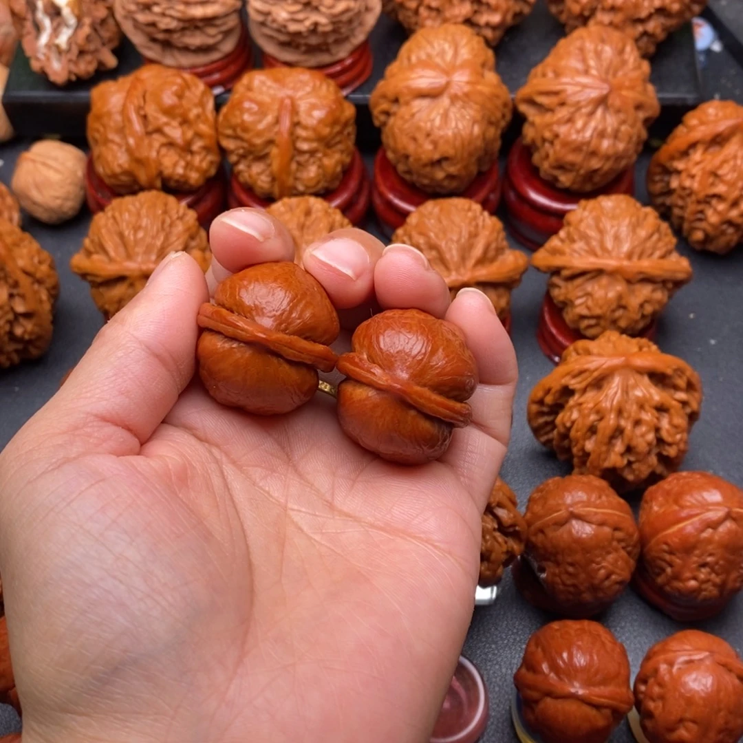 把件文玩核桃海豚