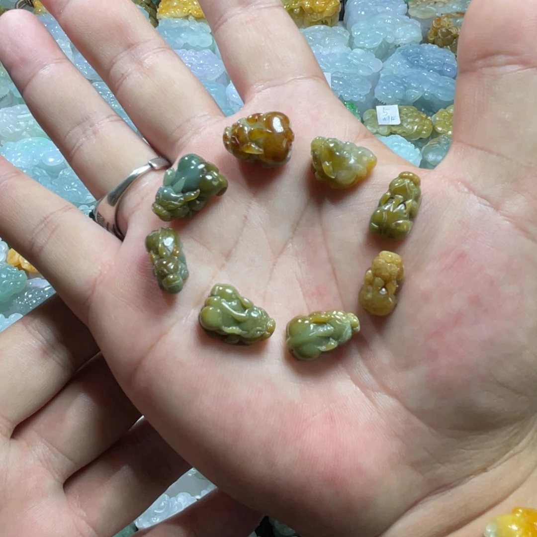 *****翡翠未镶嵌颈饰天然