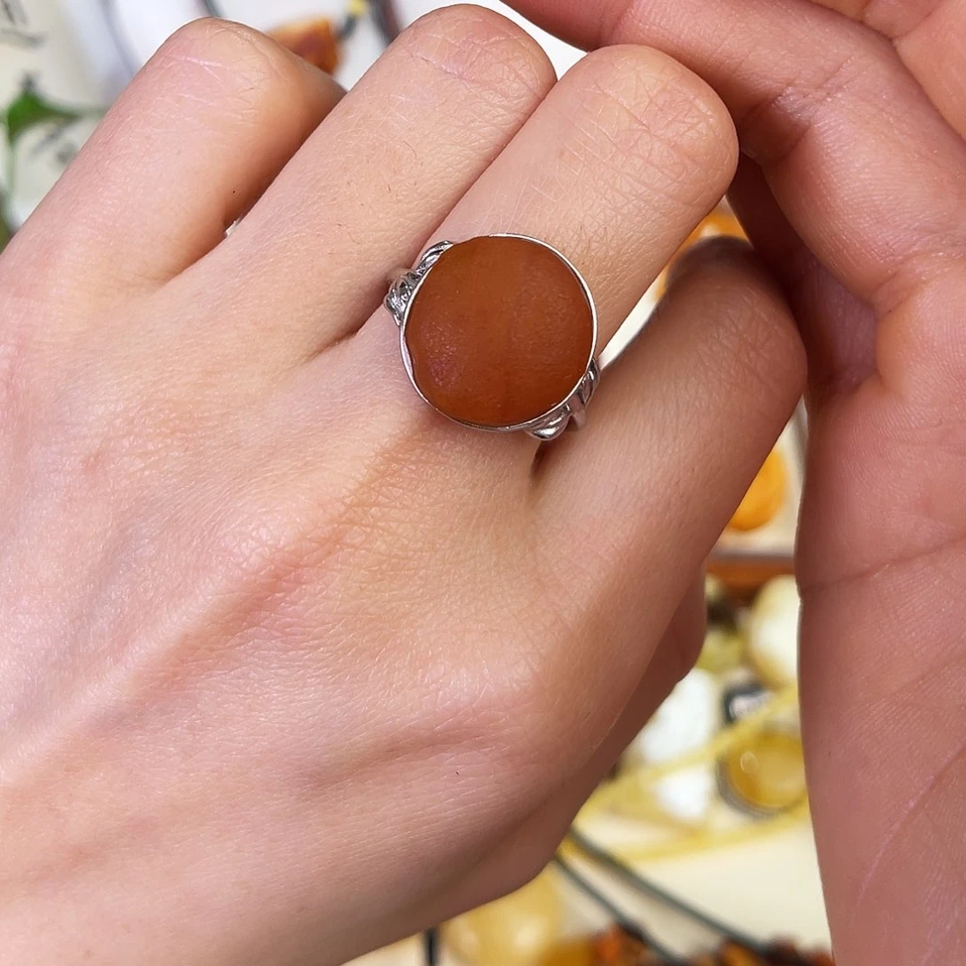 琥珀珠宝奇石未镶嵌，