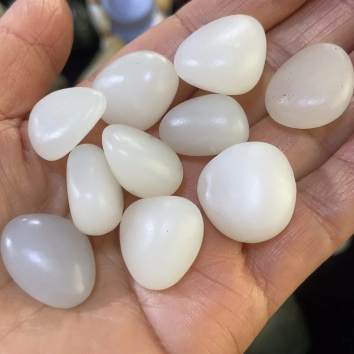 温***玉和田玉（糖玉）未镶嵌挂件