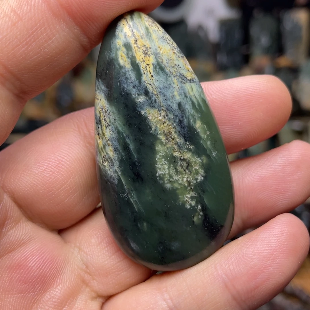 岫岩河磨玉（透闪石质玉）未镶嵌颈饰