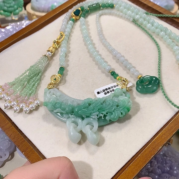 翡翠未镶嵌颈饰翡翠吊坠