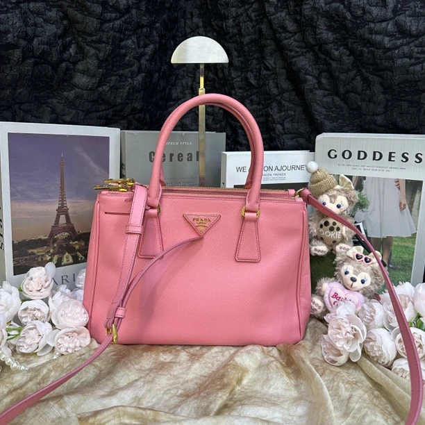 95新 Prada/普拉达 普拉达蜜桃粉杀手小号手提斜挎包