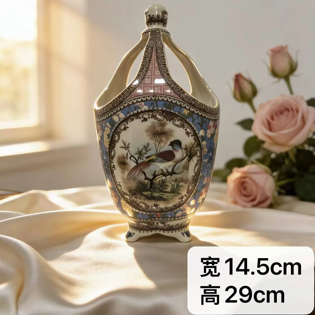 屋里进 粉蓝色爱情鸟 花瓶