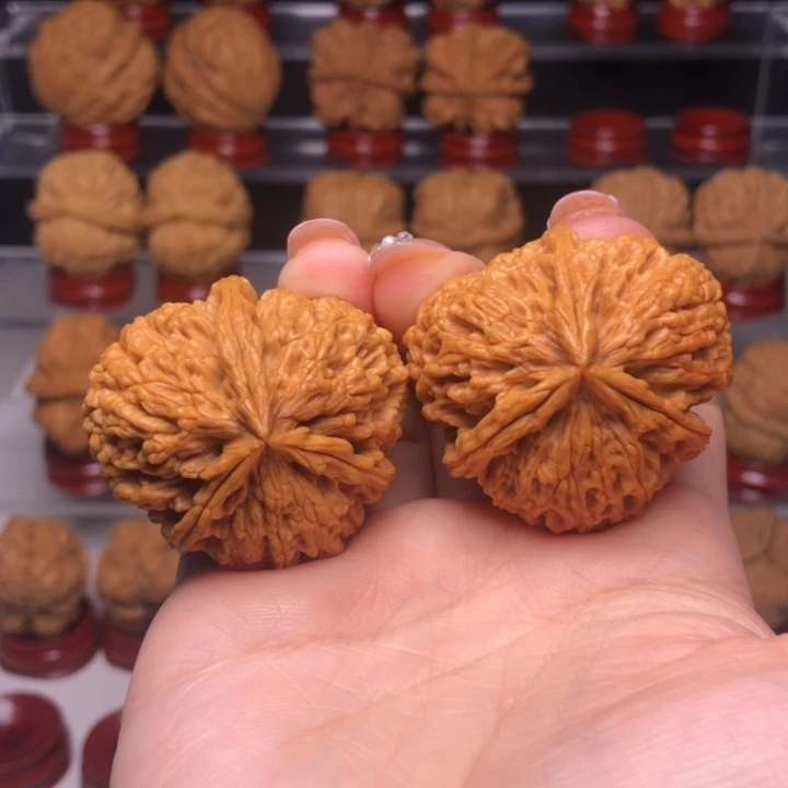 桃核吊坠铭****龙10盘龙玉凤三楞