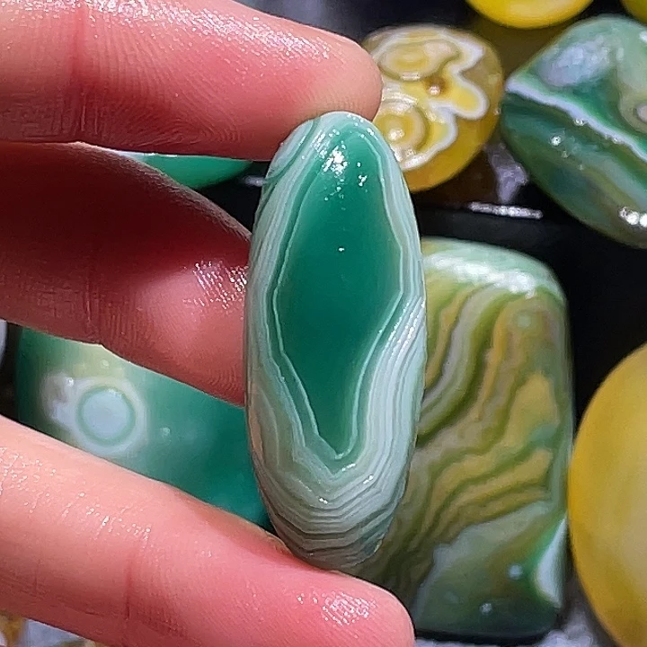 玛瑙/玉髓未镶嵌珠宝奇石