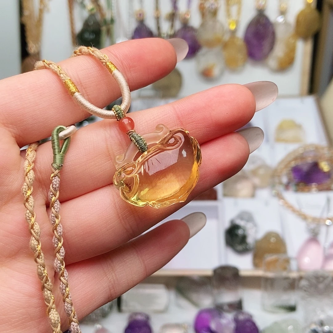 吊坠(赠链)未镶嵌水晶