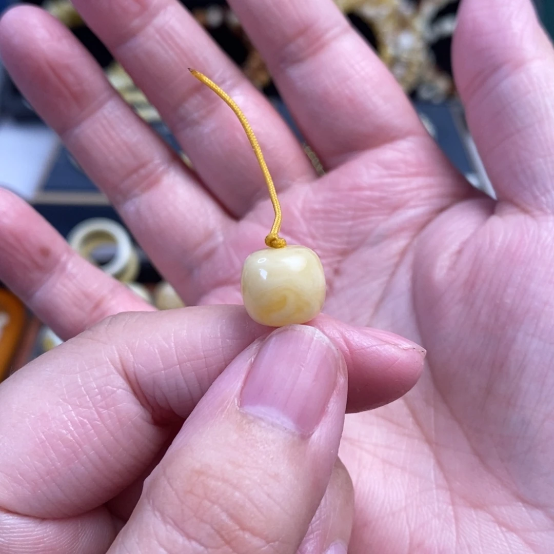 蜜蜡未镶嵌裸石阿尔卑斯奶白老型单珠11