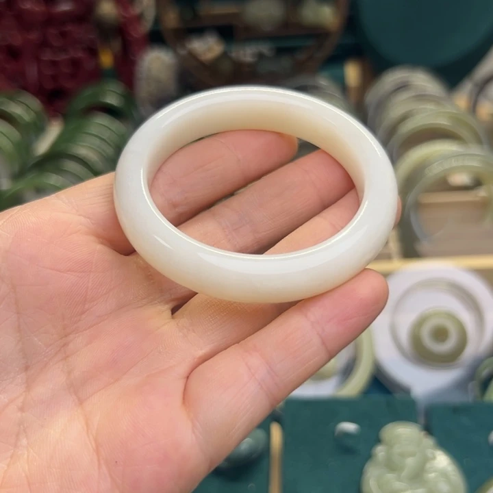 和田玉手镯未镶嵌51.1圈围H218