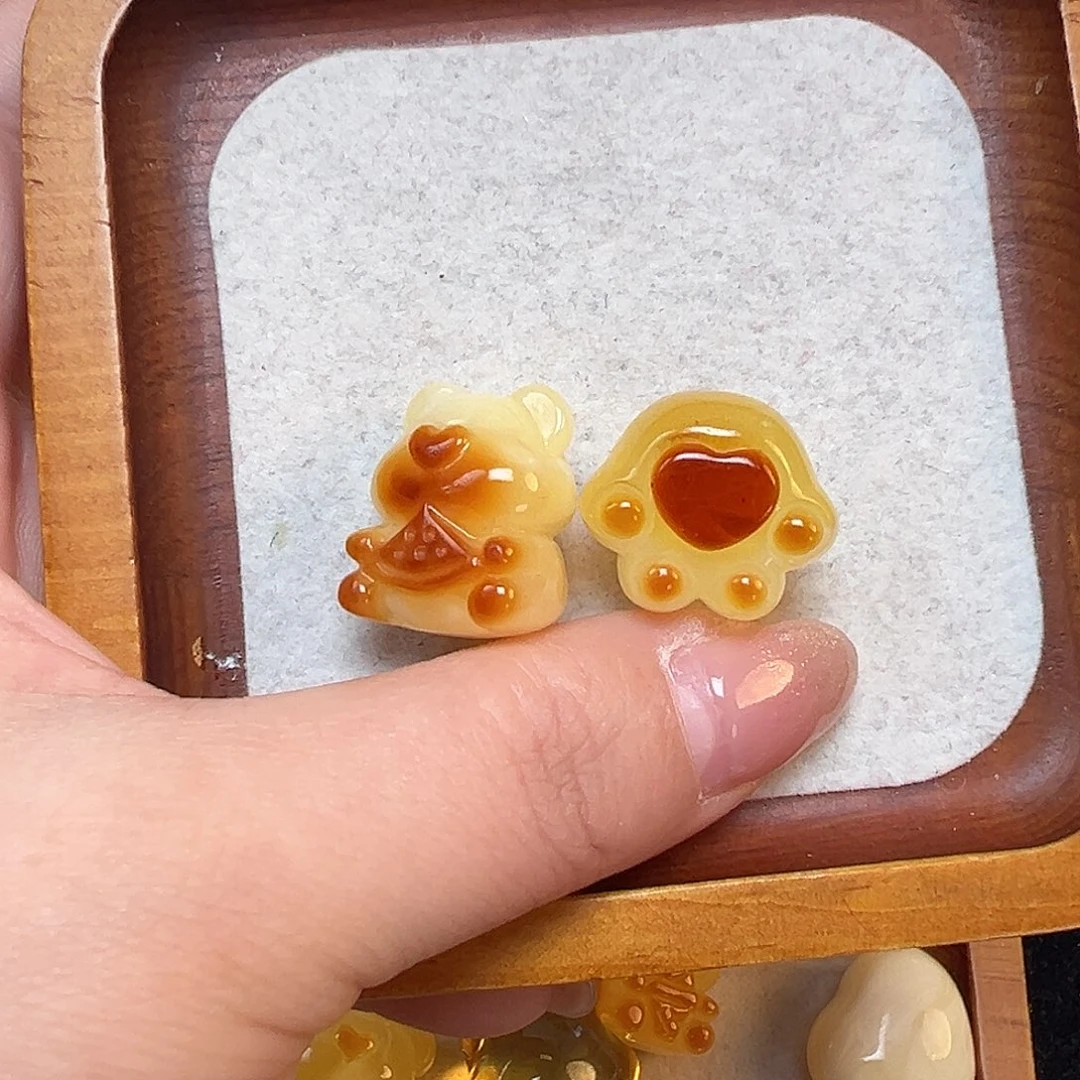 琥珀珠宝奇石未镶嵌安*妮