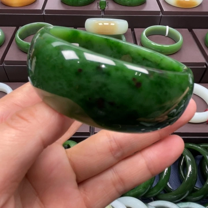 和田玉未镶嵌手镯