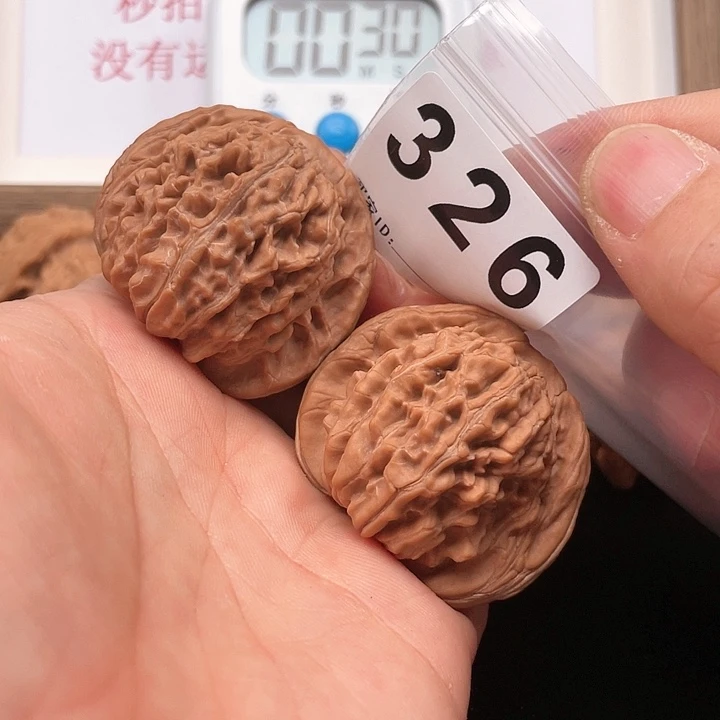 文玩核桃把件不****?娄子