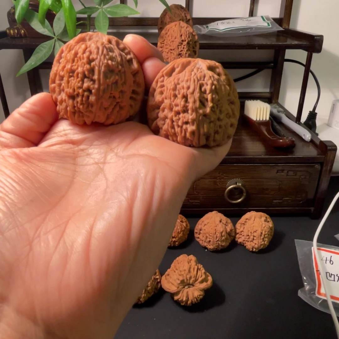 桃核吊坠拉丝纹球