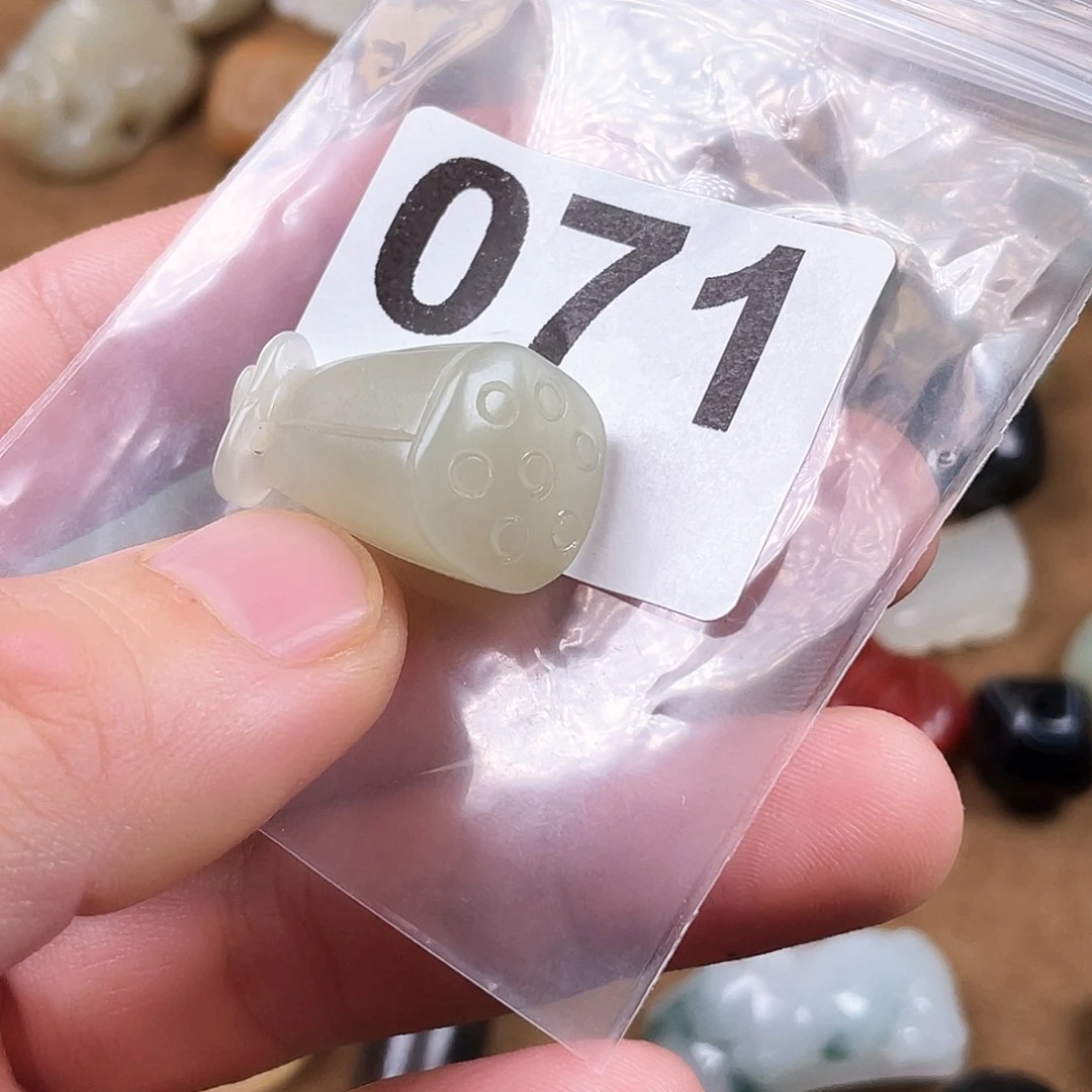 和田玉（糖玉）未镶嵌颈饰