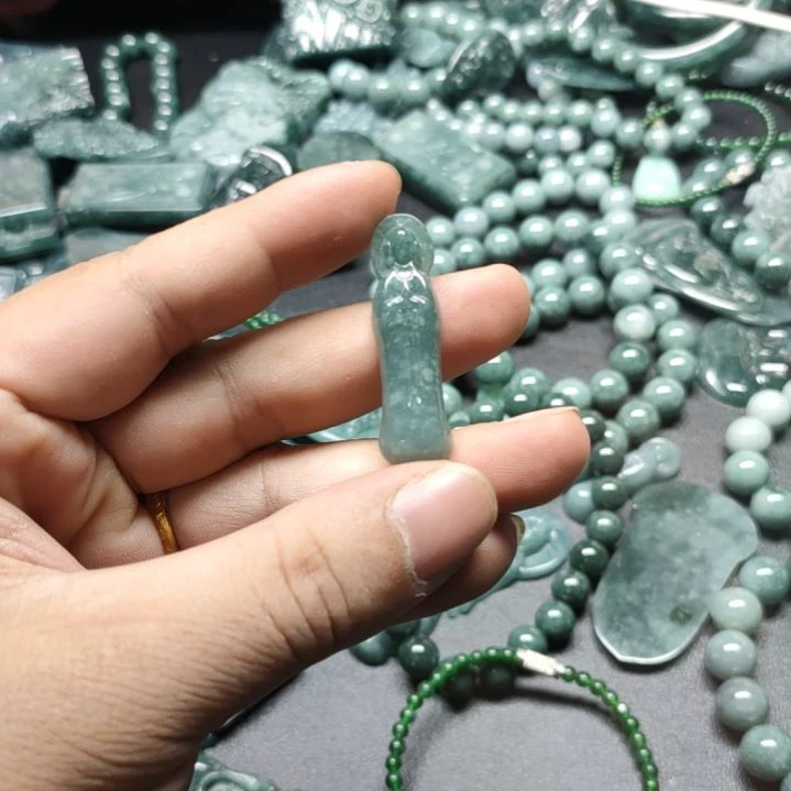 未镶嵌老虎头牌子定制翡翠