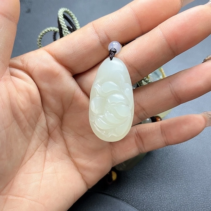 【闪购商品】颈饰未镶嵌和田玉