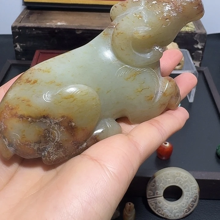 青***M和田玉未镶嵌颈饰