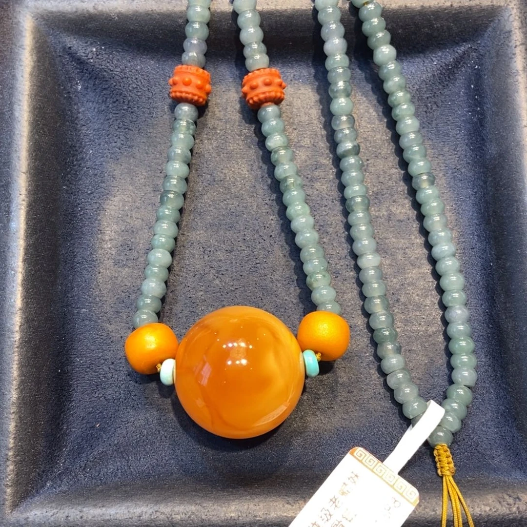 琥珀未镶嵌颈饰蜜蜡