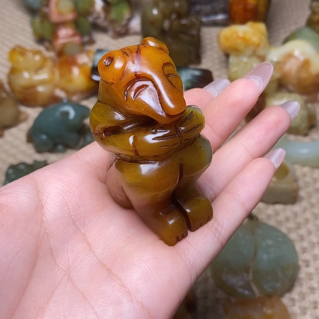 未镶嵌蛇纹石玉颈饰