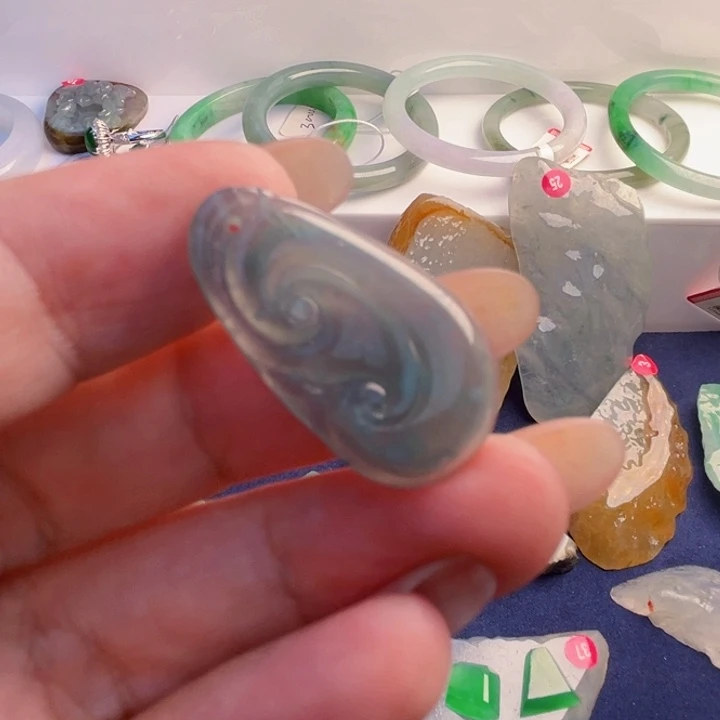 翡翠未镶嵌颈饰天然翡翠