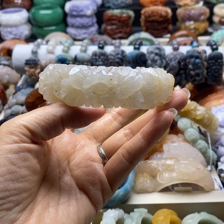 石英质玉手镯未镶嵌